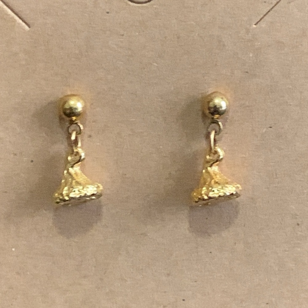 Elegant Gold Drop Earrings